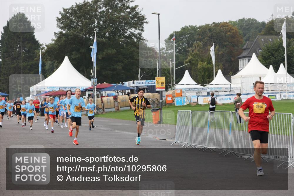 13.09.2026 - Kiel Lauf Andreas Tolksdorf http://msf.ph/oto/10295806 13.09.2026 09:22:36 Kiellinie 8661, 3866 meine-sportfotos.de