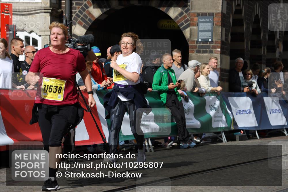13.09.2026 - 21. swb-Marathon Bremen Strokosch-Dieckow http://msf.ph/oto/10295807 13.09.2026 11:26:45 Ziel 11538, 10573, 11254, 11851, 12377, 12408 meine-sportfotos.de