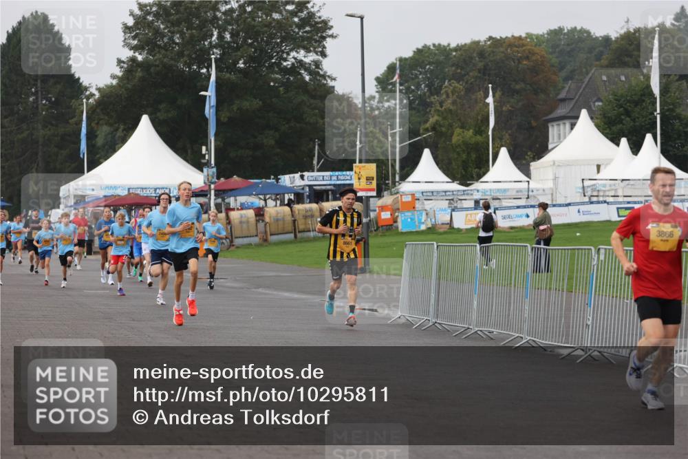 13.09.2026 - Kiel Lauf Andreas Tolksdorf http://msf.ph/oto/10295811 13.09.2026 09:22:36 Kiellinie 8661, 3866 meine-sportfotos.de