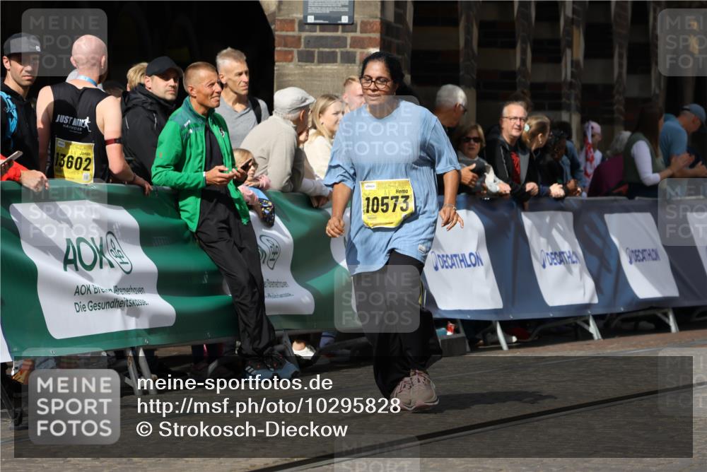 13.09.2026 - 21. swb-Marathon Bremen Strokosch-Dieckow http://msf.ph/oto/10295828 13.09.2026 11:26:52 Ziel 10667, 11538, 11254, 11851, 12377, 12408 meine-sportfotos.de