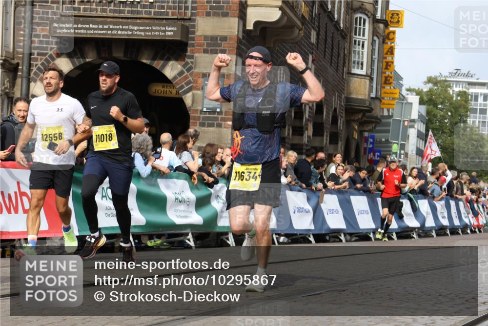 13.09.2026 - 21. swb-Marathon Bremen Strokosch-Dieckow http://msf.ph/oto/10295867 13.09.2026 10:47:57 Ziel 10172, 10210, 10223, 10270, 10393, 10592, 10594, 10807, 10860, 10873, 11018, 11130, 11469, 11634, 11646, 11809, 11894, 12077, 12296, 12318, 12547, 13521, 10142, 10316, 10329, 11058, 11193, 12354, 12487, 13620 meine-sportfotos.de