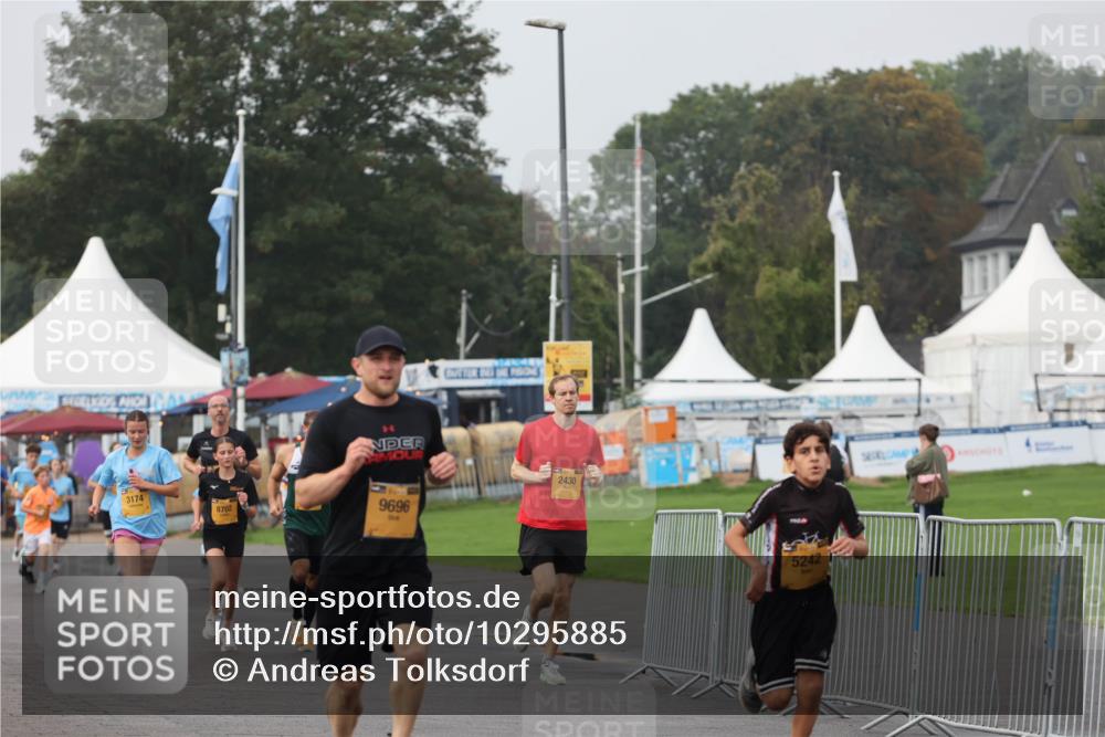 13.09.2026 - Kiel Lauf Andreas Tolksdorf http://msf.ph/oto/10295885 13.09.2026 09:22:48 Kiellinie 3174, 8702, 9696, 2430, 5242 meine-sportfotos.de