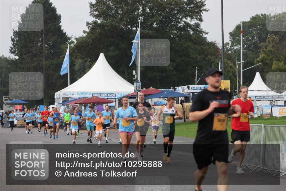 13.09.2026 - Kiel Lauf Andreas Tolksdorf http://msf.ph/oto/10295888 13.09.2026 09:22:48 Kiellinie 160, 2416, 317, 8702, 10, 391, 2430 meine-sportfotos.de