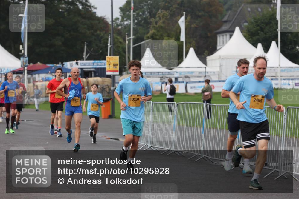 13.09.2026 - Kiel Lauf Andreas Tolksdorf http://msf.ph/oto/10295928 13.09.2026 09:23:01 Kiellinie 10444, 7827, 6277, 39, 10220, 2455 meine-sportfotos.de