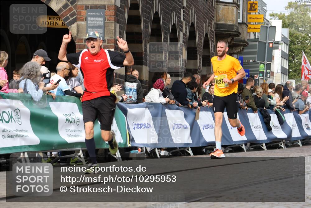 13.09.2026 - 21. swb-Marathon Bremen Strokosch-Dieckow http://msf.ph/oto/10295953 13.09.2026 10:48:02 Ziel 10172, 10210, 10223, 10393, 10592, 10594, 10860, 10873, 11018, 11130, 11634, 11646, 11809, 11894, 12077, 12318, 12547, 12558, 13521, 10142, 10316, 10329, 10638, 11058, 11135, 11193, 11241, 11781 meine-sportfotos.de