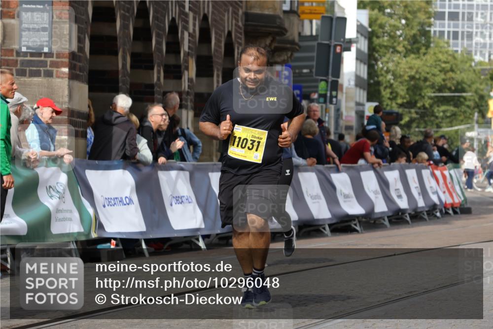 13.09.2026 - 21. swb-Marathon Bremen Strokosch-Dieckow http://msf.ph/oto/10296048 13.09.2026 11:27:32 Ziel  meine-sportfotos.de