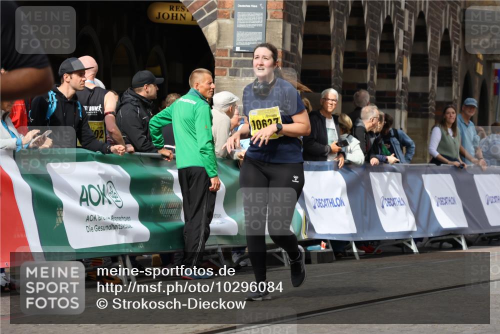 13.09.2026 - 21. swb-Marathon Bremen Strokosch-Dieckow http://msf.ph/oto/10296084 13.09.2026 11:27:35 Ziel 10440, 10789, 11031 meine-sportfotos.de