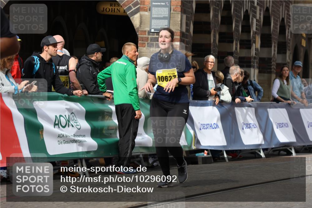 13.09.2026 - 21. swb-Marathon Bremen Strokosch-Dieckow http://msf.ph/oto/10296092 13.09.2026 11:27:35 Ziel 10440, 10789, 11031 meine-sportfotos.de