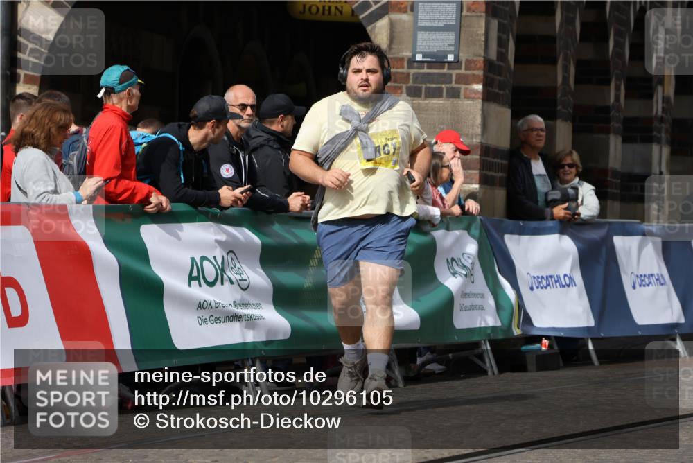 13.09.2026 - 21. swb-Marathon Bremen Strokosch-Dieckow http://msf.ph/oto/10296105 13.09.2026 11:28:28 Ziel  meine-sportfotos.de