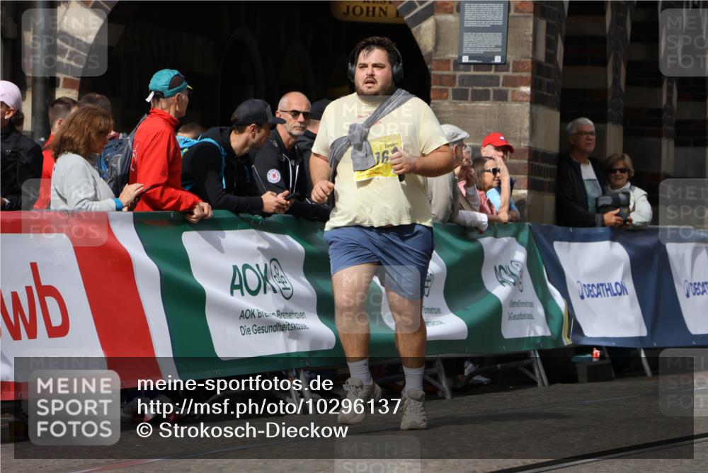 13.09.2026 - 21. swb-Marathon Bremen Strokosch-Dieckow http://msf.ph/oto/10296137 13.09.2026 11:28:29 Ziel  meine-sportfotos.de
