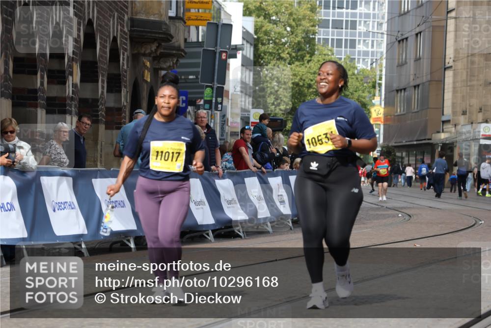 13.09.2026 - 21. swb-Marathon Bremen Strokosch-Dieckow http://msf.ph/oto/10296168 13.09.2026 11:28:32 Ziel 11161 meine-sportfotos.de