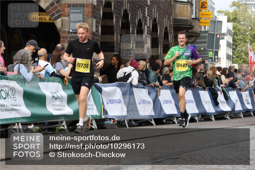 13.09.2026 - 21. swb-Marathon Bremen Strokosch-Dieckow http://msf.ph/oto/10296173 13.09.2026 10:48:07 Ziel 10172, 10210, 10393, 10592, 10594, 10860, 11018, 11360, 11634, 11809, 11894, 12077, 12278, 12547, 12558, 10316, 10421, 10638, 11058, 11135, 11241, 11781, 11815, 12259 meine-sportfotos.de