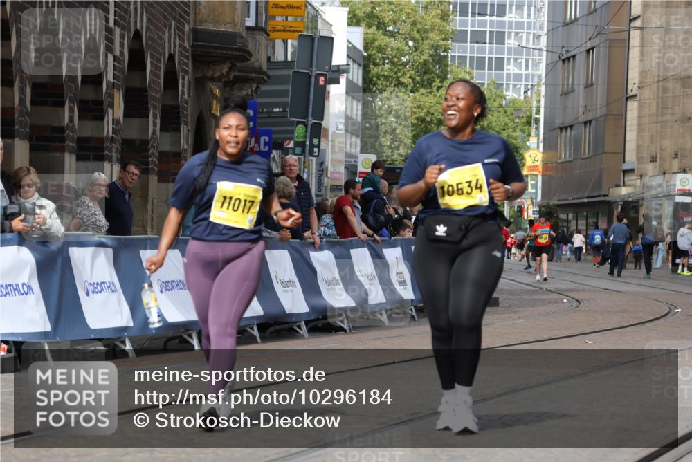 13.09.2026 - 21. swb-Marathon Bremen Strokosch-Dieckow http://msf.ph/oto/10296184 13.09.2026 11:28:32 Ziel 11161 meine-sportfotos.de