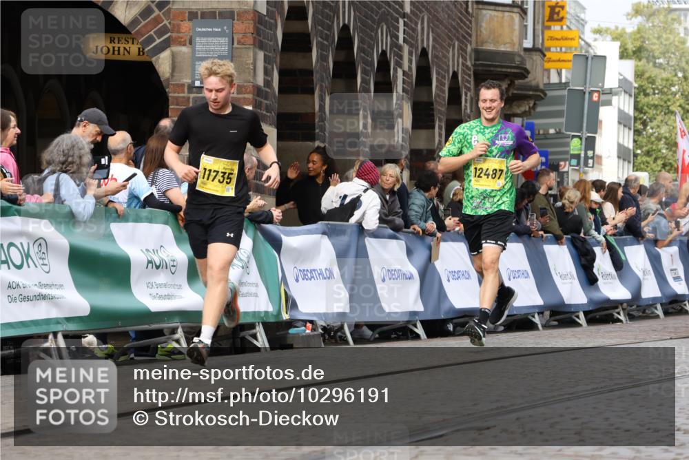 13.09.2026 - 21. swb-Marathon Bremen Strokosch-Dieckow http://msf.ph/oto/10296191 13.09.2026 10:48:07 Ziel 10172, 10210, 10393, 10592, 10594, 10860, 11018, 11360, 11634, 11809, 11894, 12077, 12278, 12547, 12558, 10316, 10421, 10638, 11058, 11135, 11241, 11781, 11815, 12259 meine-sportfotos.de