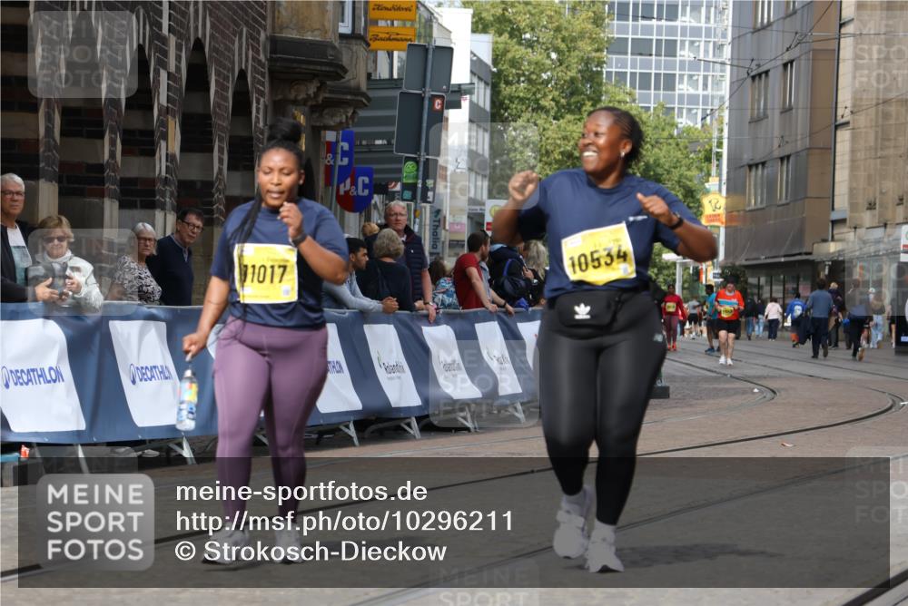 13.09.2026 - 21. swb-Marathon Bremen Strokosch-Dieckow http://msf.ph/oto/10296211 13.09.2026 11:28:33 Ziel 11161 meine-sportfotos.de