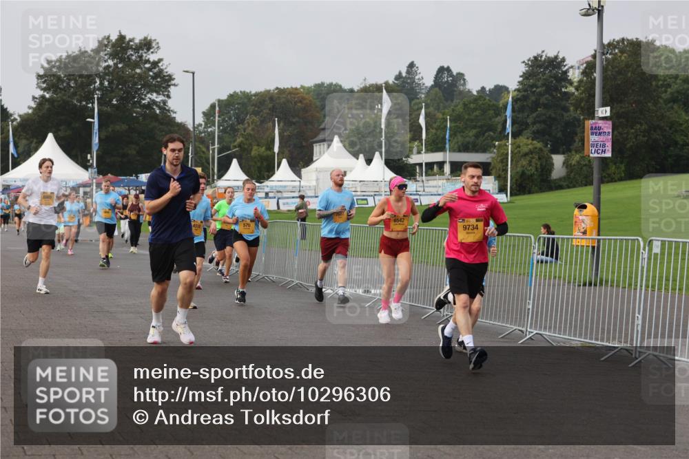 13.09.2026 - Kiel Lauf Andreas Tolksdorf http://msf.ph/oto/10296306 13.09.2026 09:24:21 Kiellinie 4518, 570, 6542, 9734 meine-sportfotos.de