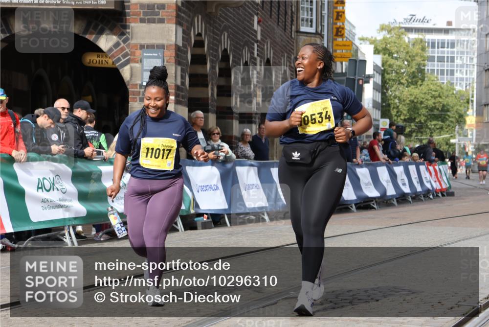 13.09.2026 - 21. swb-Marathon Bremen Strokosch-Dieckow http://msf.ph/oto/10296310 13.09.2026 11:28:35 Ziel 11161 meine-sportfotos.de