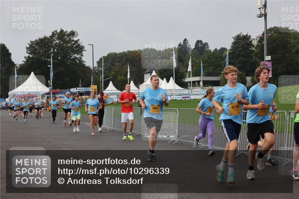 13.09.2026 - Kiel Lauf Andreas Tolksdorf http://msf.ph/oto/10296339 13.09.2026 09:24:27 Kiellinie 11793, 3724, 3694, 9706, 0974 meine-sportfotos.de