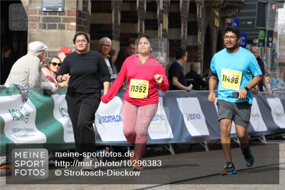 13.09.2026 - 21. swb-Marathon Bremen Strokosch-Dieckow http://msf.ph/oto/10296383 13.09.2026 11:29:13 Ziel 10387 meine-sportfotos.de