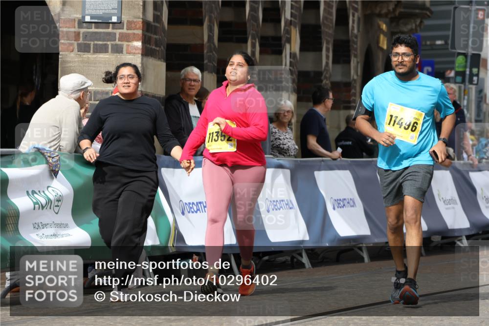 13.09.2026 - 21. swb-Marathon Bremen Strokosch-Dieckow http://msf.ph/oto/10296402 13.09.2026 11:29:13 Ziel 10387 meine-sportfotos.de