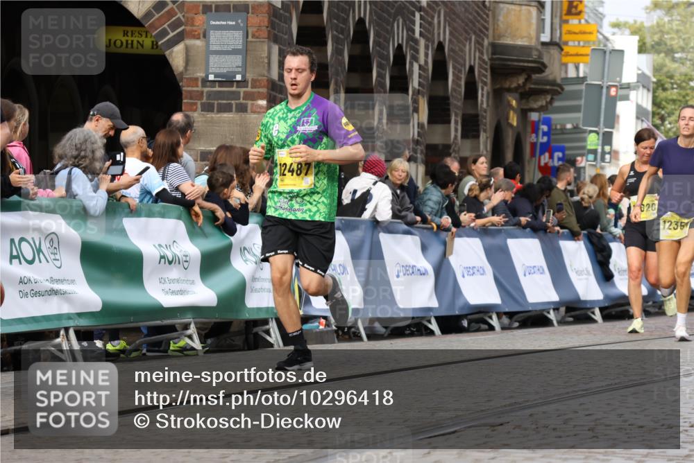 13.09.2026 - 21. swb-Marathon Bremen Strokosch-Dieckow http://msf.ph/oto/10296418 13.09.2026 10:48:08 Ziel 10172, 10210, 10393, 10592, 10860, 11018, 11360, 11634, 11735, 11809, 11894, 12077, 12278, 12547, 12558, 10316, 10421, 10638, 11135, 11241, 11683, 11781, 11815, 12259 meine-sportfotos.de