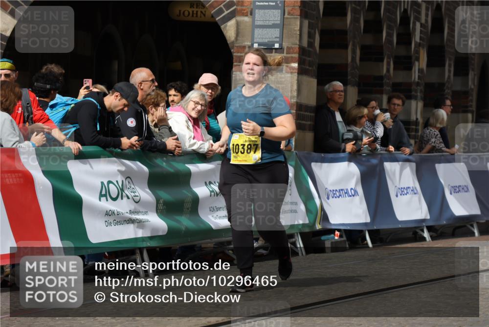 13.09.2026 - 21. swb-Marathon Bremen Strokosch-Dieckow http://msf.ph/oto/10296465 13.09.2026 11:29:34 Ziel 11352, 11444, 11496, 11942 meine-sportfotos.de