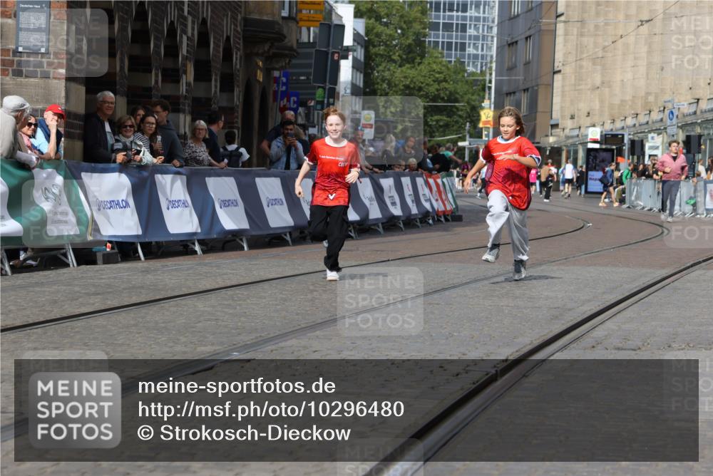 13.09.2026 - 21. swb-Marathon Bremen Strokosch-Dieckow http://msf.ph/oto/10296480 13.09.2026 11:29:45 Ziel 10387 meine-sportfotos.de