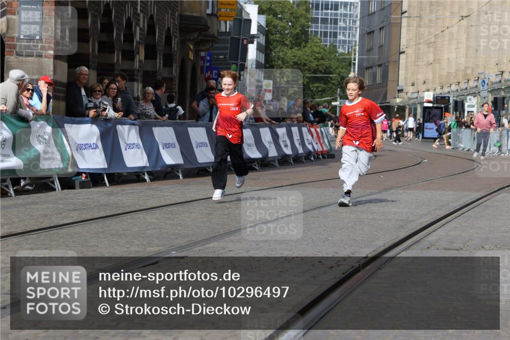 13.09.2026 - 21. swb-Marathon Bremen Strokosch-Dieckow http://msf.ph/oto/10296497 13.09.2026 11:29:45 Ziel 10387 meine-sportfotos.de