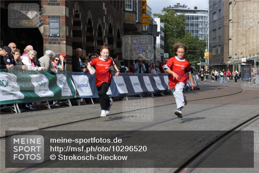 13.09.2026 - 21. swb-Marathon Bremen Strokosch-Dieckow http://msf.ph/oto/10296520 13.09.2026 11:29:46 Ziel 10387 meine-sportfotos.de