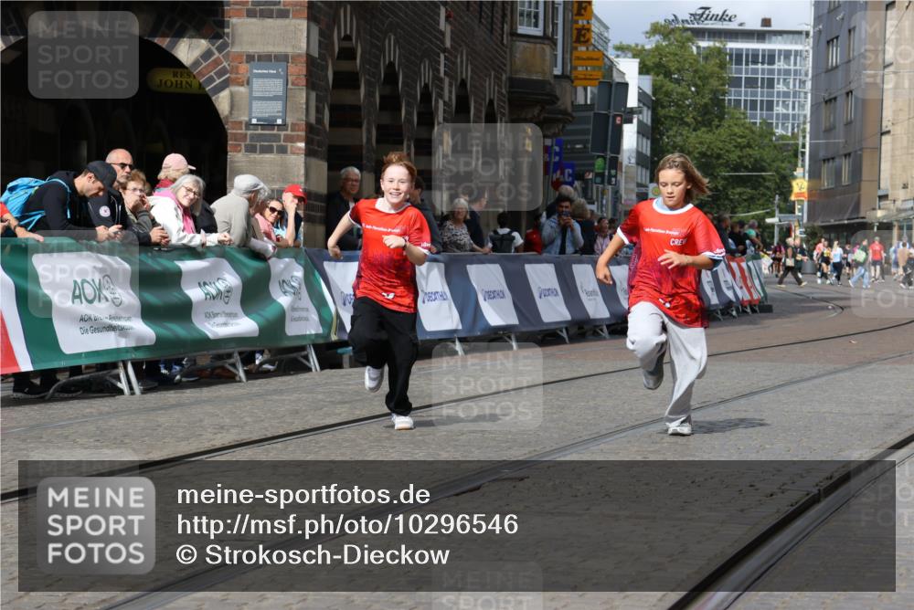 13.09.2026 - 21. swb-Marathon Bremen Strokosch-Dieckow http://msf.ph/oto/10296546 13.09.2026 11:29:46 Ziel 10387 meine-sportfotos.de