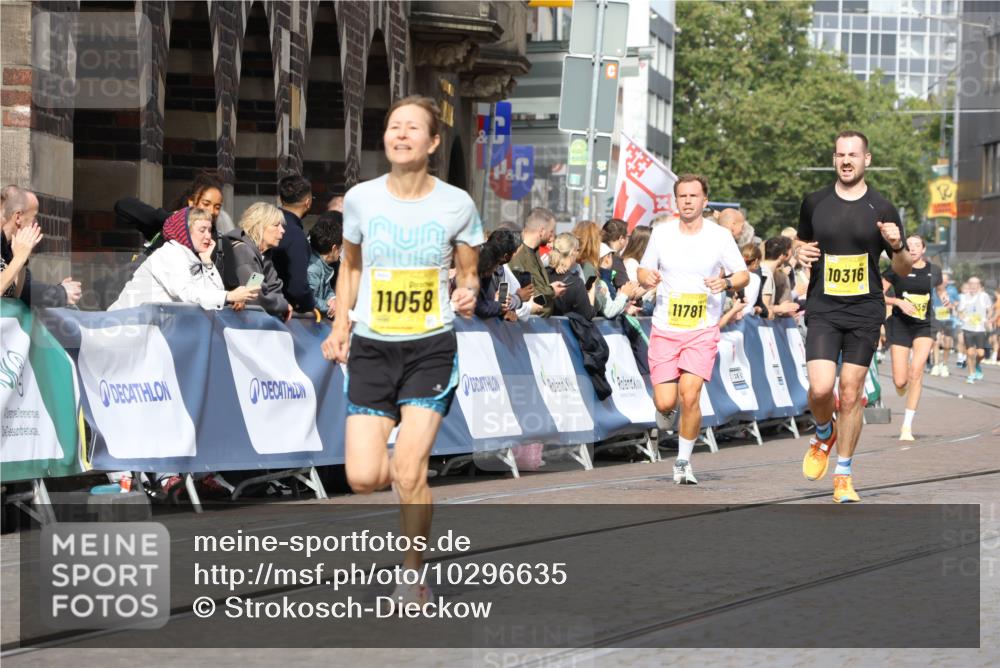 13.09.2026 - 21. swb-Marathon Bremen Strokosch-Dieckow http://msf.ph/oto/10296635 13.09.2026 10:48:18 Ziel 10142, 10329, 11193, 11360, 11735, 12278, 12354, 12487, 12558, 13620, 10231, 10269, 10421, 10426, 10489, 10770, 10814, 10993, 11582, 11683, 11815, 11837, 12259, 13570 meine-sportfotos.de