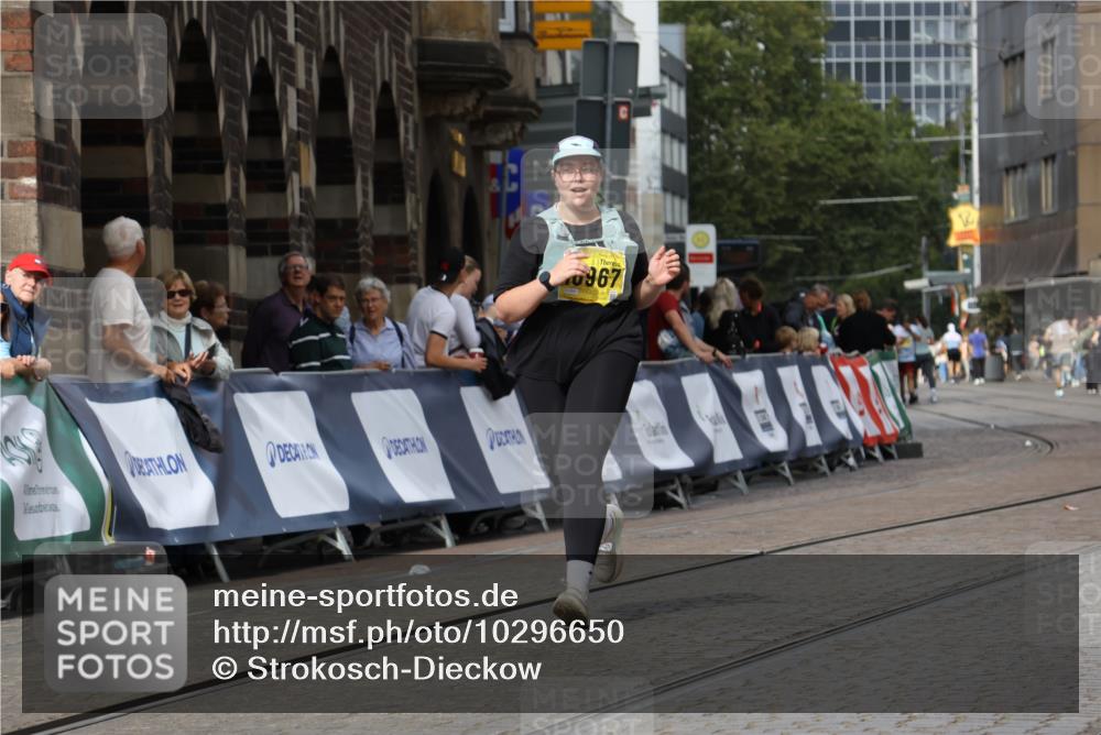 13.09.2026 - 21. swb-Marathon Bremen Strokosch-Dieckow http://msf.ph/oto/10296650 13.09.2026 11:31:11 Ziel 12535 meine-sportfotos.de