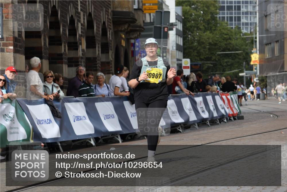 13.09.2026 - 21. swb-Marathon Bremen Strokosch-Dieckow http://msf.ph/oto/10296654 13.09.2026 11:31:11 Ziel 12535 meine-sportfotos.de