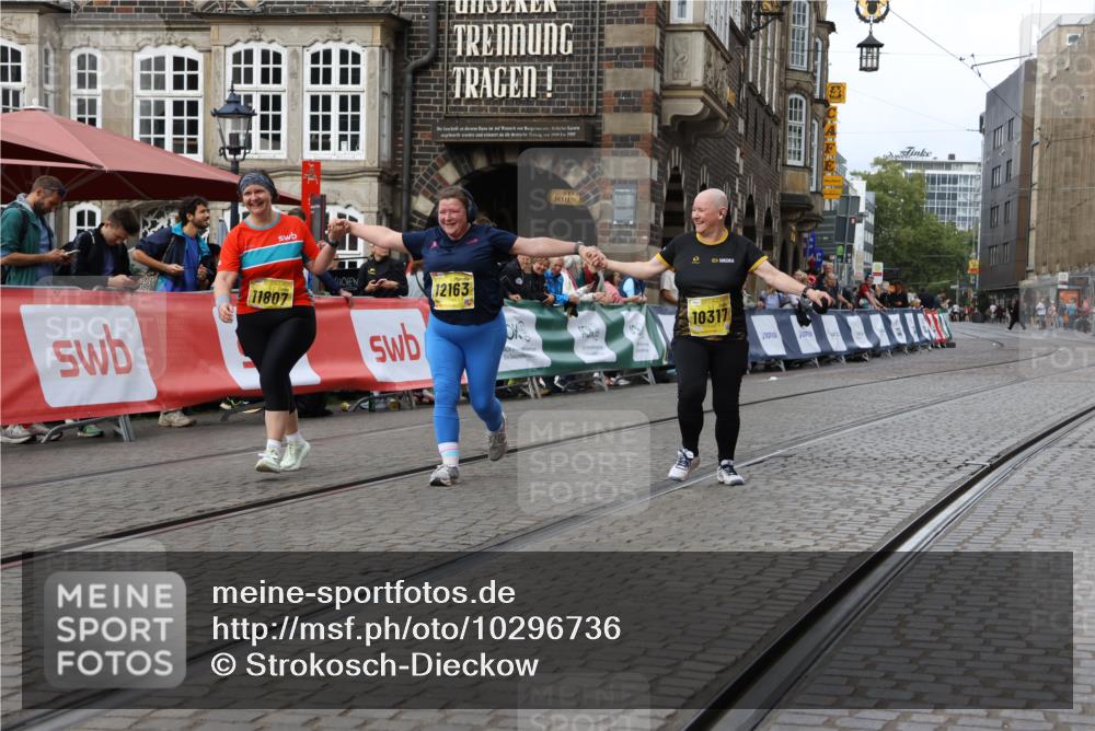 13.09.2026 - 21. swb-Marathon Bremen Strokosch-Dieckow http://msf.ph/oto/10296736 13.09.2026 11:32:03 Ziel 10317, 11341, 11807, 12163 meine-sportfotos.de