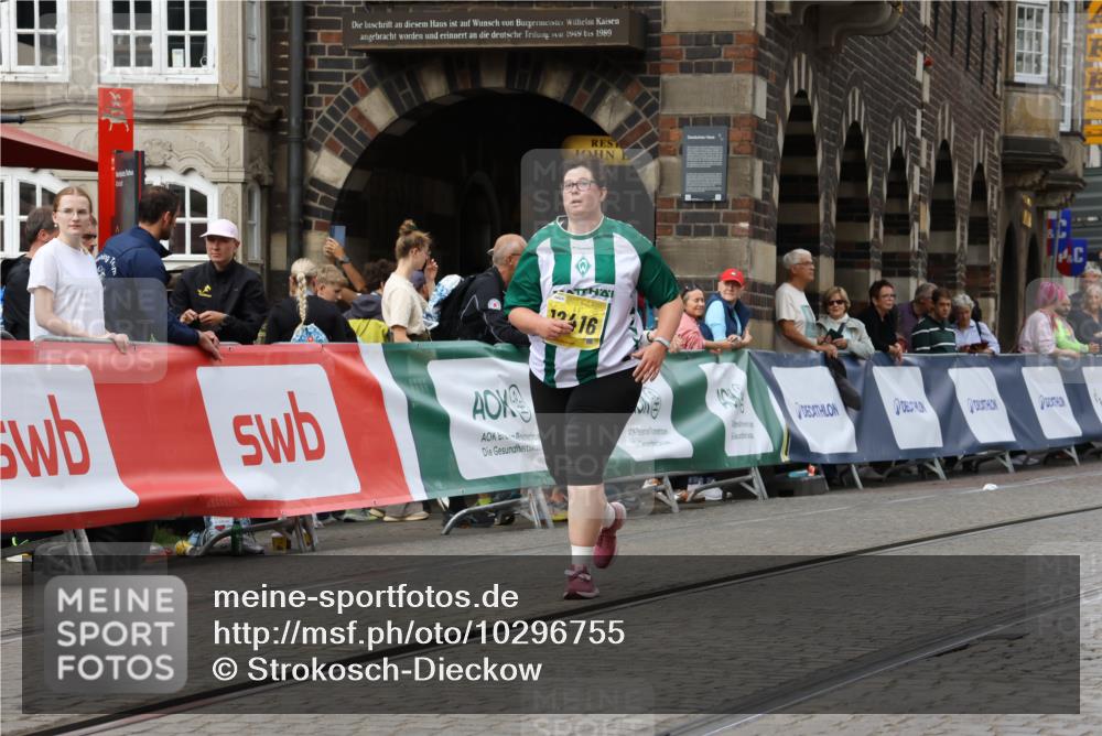 13.09.2026 - 21. swb-Marathon Bremen Strokosch-Dieckow http://msf.ph/oto/10296755 13.09.2026 11:32:48 Ziel  meine-sportfotos.de