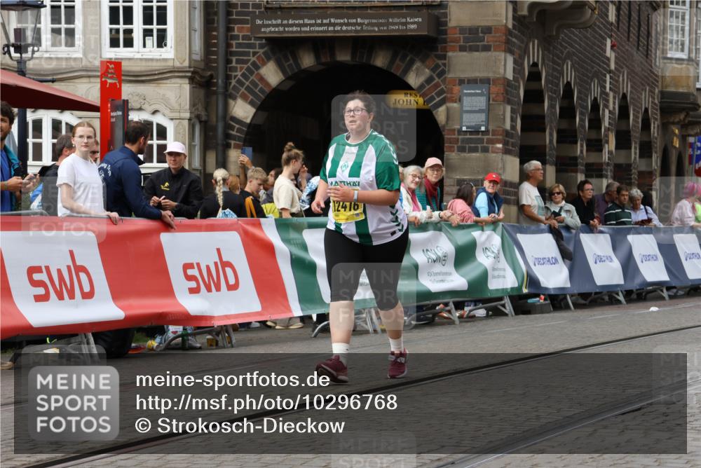13.09.2026 - 21. swb-Marathon Bremen Strokosch-Dieckow http://msf.ph/oto/10296768 13.09.2026 11:32:49 Ziel  meine-sportfotos.de