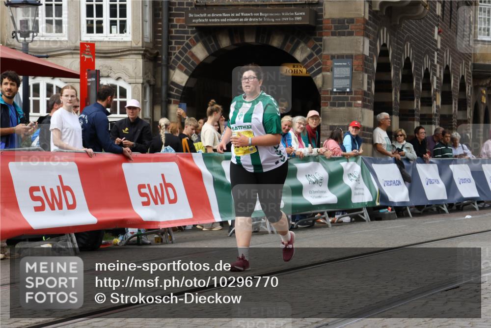 13.09.2026 - 21. swb-Marathon Bremen Strokosch-Dieckow http://msf.ph/oto/10296770 13.09.2026 11:32:49 Ziel  meine-sportfotos.de