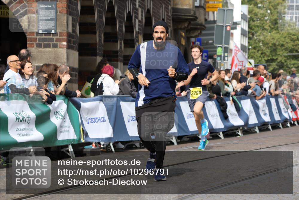 13.09.2026 - 21. swb-Marathon Bremen Strokosch-Dieckow http://msf.ph/oto/10296791 13.09.2026 10:48:29 Ziel 10142, 10316, 10329, 10638, 11058, 11135, 11193, 11241, 11781, 12354, 12487, 13620, 10231, 10269, 10489, 10538, 10770, 10814, 10815, 10917, 10993, 11196, 11372, 11611 meine-sportfotos.de