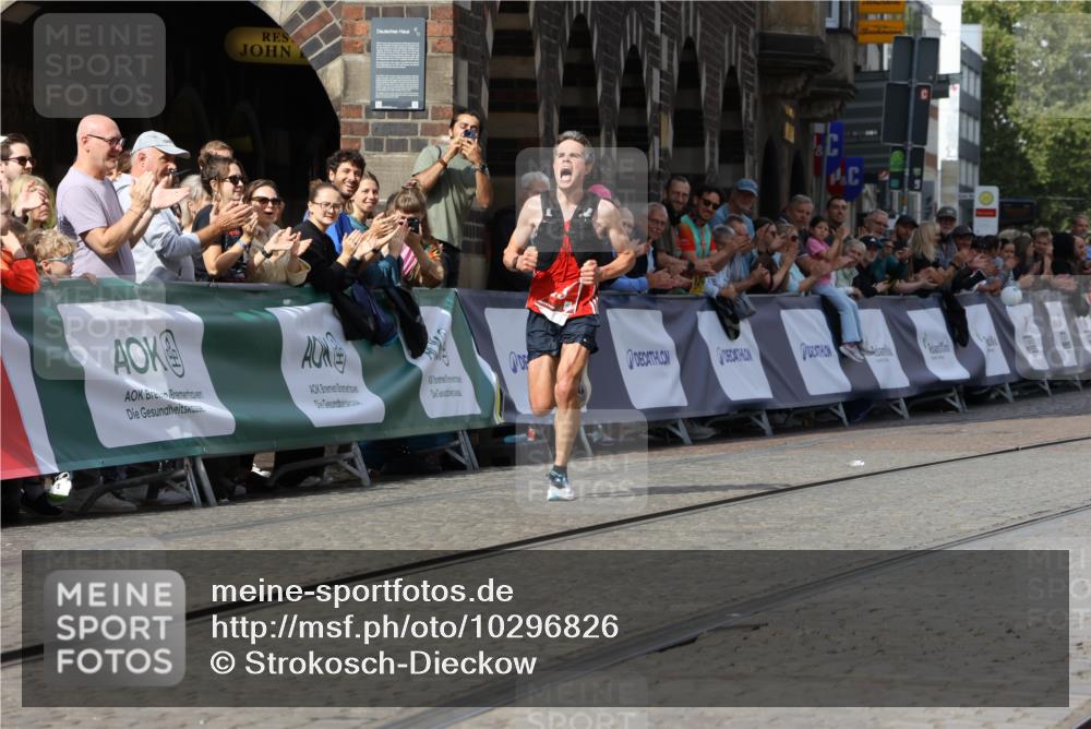 13.09.2026 - 21. swb-Marathon Bremen Strokosch-Dieckow http://msf.ph/oto/10296826 13.09.2026 12:09:40 Ziel 133 meine-sportfotos.de