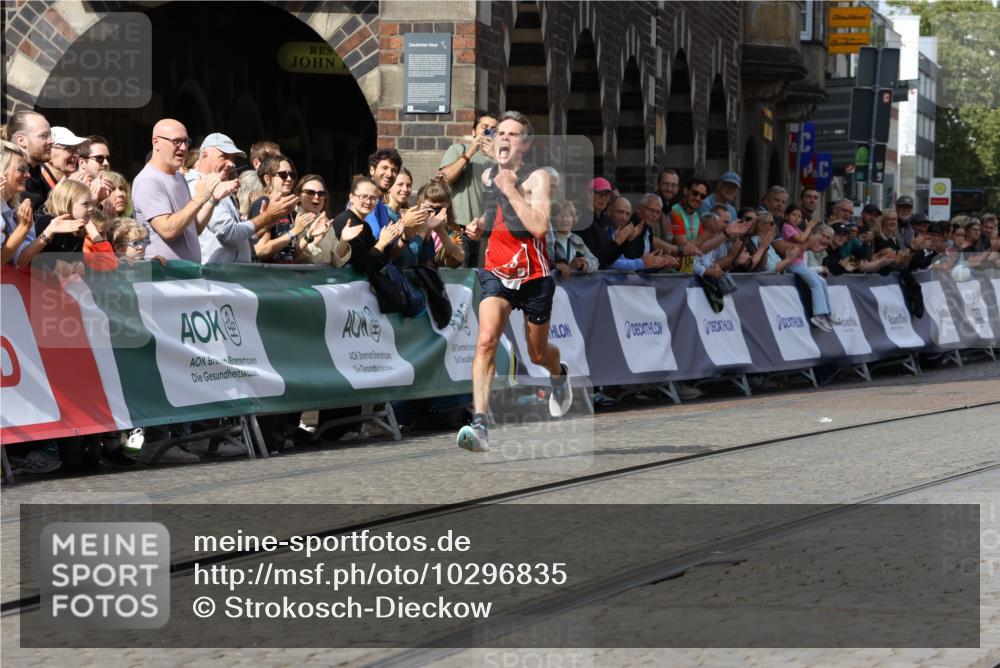 13.09.2026 - 21. swb-Marathon Bremen Strokosch-Dieckow http://msf.ph/oto/10296835 13.09.2026 12:09:41 Ziel 133 meine-sportfotos.de