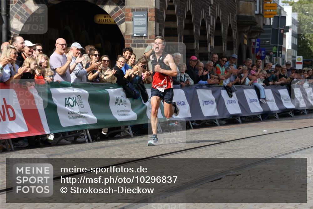 13.09.2026 - 21. swb-Marathon Bremen Strokosch-Dieckow http://msf.ph/oto/10296837 13.09.2026 12:09:41 Ziel 133 meine-sportfotos.de