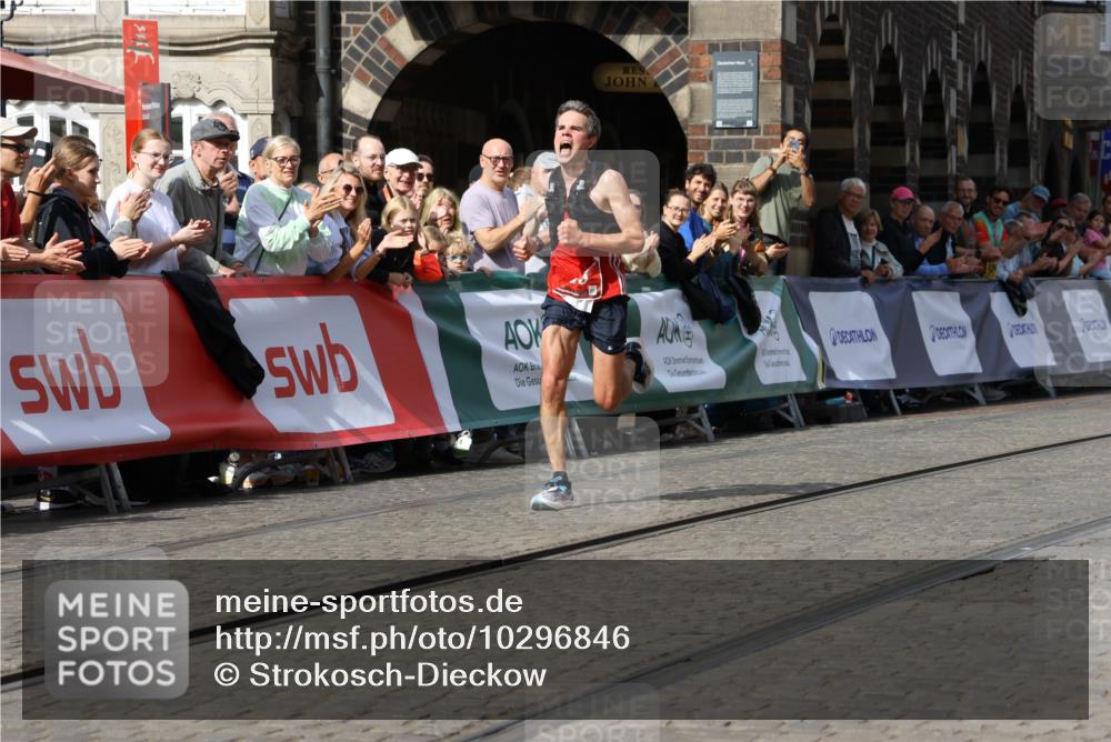 13.09.2026 - 21. swb-Marathon Bremen Strokosch-Dieckow http://msf.ph/oto/10296846 13.09.2026 12:09:41 Ziel 133 meine-sportfotos.de