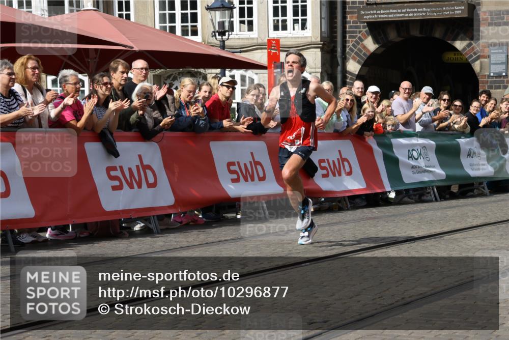13.09.2026 - 21. swb-Marathon Bremen Strokosch-Dieckow http://msf.ph/oto/10296877 13.09.2026 12:09:42 Ziel 133 meine-sportfotos.de