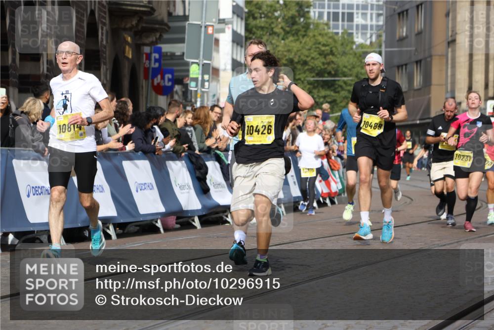 13.09.2026 - 21. swb-Marathon Bremen Strokosch-Dieckow http://msf.ph/oto/10296915 13.09.2026 10:48:38 Ziel 10316, 10421, 10638, 11058, 11135, 11241, 11582, 11683, 11781, 11815, 12259, 13570, 10815, 11885, 12204, 13512 meine-sportfotos.de