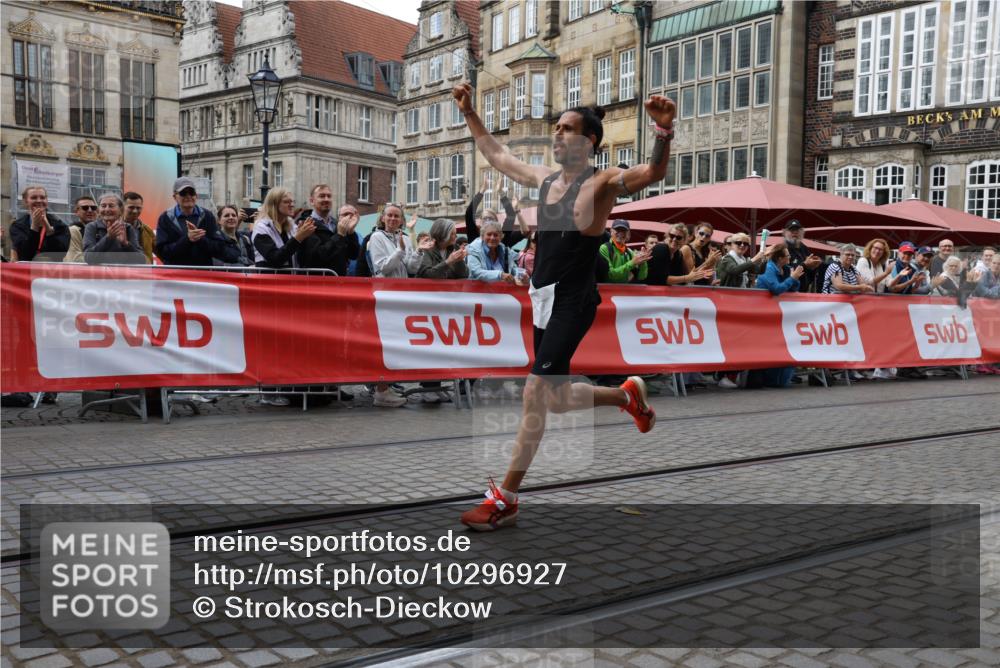 13.09.2026 - 21. swb-Marathon Bremen Strokosch-Dieckow http://msf.ph/oto/10296927 13.09.2026 12:17:24 Ziel 1109 meine-sportfotos.de