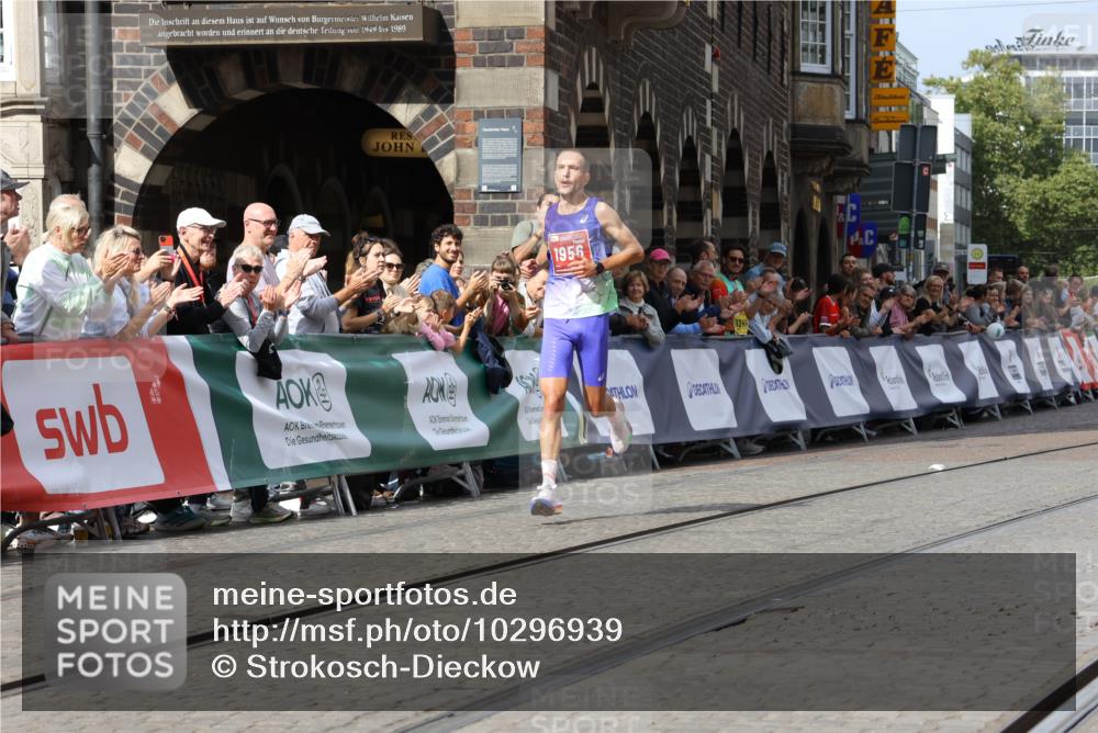 13.09.2026 - 21. swb-Marathon Bremen Strokosch-Dieckow http://msf.ph/oto/10296939 13.09.2026 12:18:09 Ziel 1956 meine-sportfotos.de