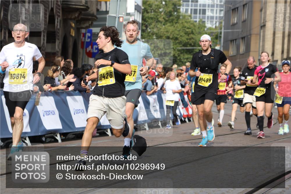 13.09.2026 - 21. swb-Marathon Bremen Strokosch-Dieckow http://msf.ph/oto/10296949 13.09.2026 10:48:38 Ziel 10316, 10421, 10638, 11058, 11135, 11241, 11582, 11683, 11781, 11815, 12259, 13570, 10815, 11885, 12204, 13512 meine-sportfotos.de