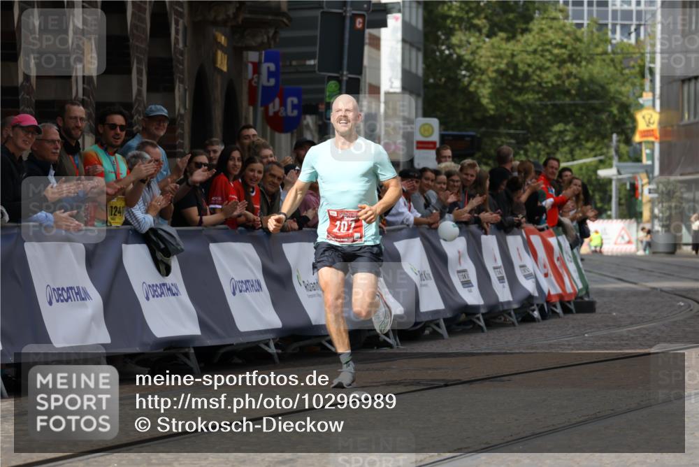 13.09.2026 - 21. swb-Marathon Bremen Strokosch-Dieckow http://msf.ph/oto/10296989 13.09.2026 12:19:33 Ziel 207 meine-sportfotos.de