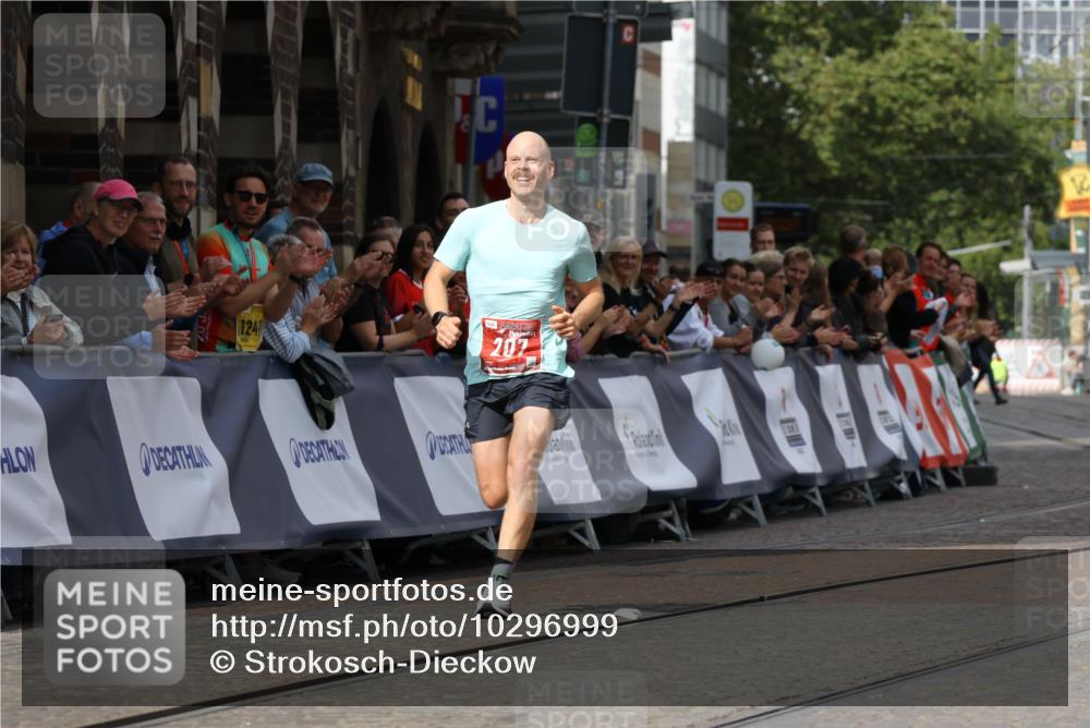 13.09.2026 - 21. swb-Marathon Bremen Strokosch-Dieckow http://msf.ph/oto/10296999 13.09.2026 12:19:34 Ziel 207 meine-sportfotos.de