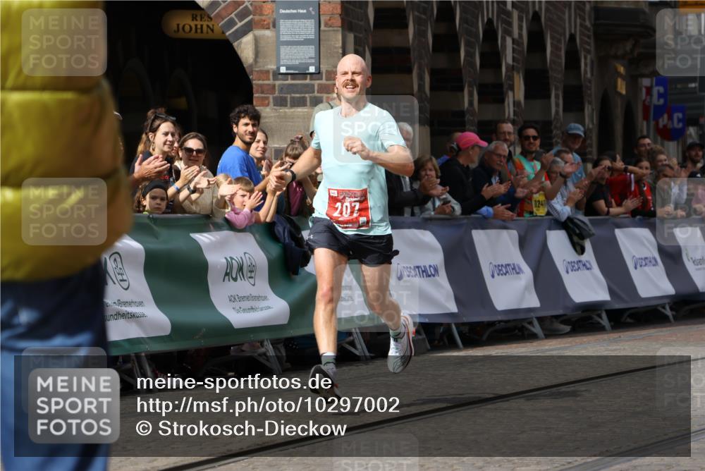 13.09.2026 - 21. swb-Marathon Bremen Strokosch-Dieckow http://msf.ph/oto/10297002 13.09.2026 12:19:35 Ziel 207 meine-sportfotos.de